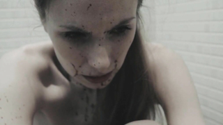 Anna Dawson desnuda, escena erótica de The Creature Below (2016)