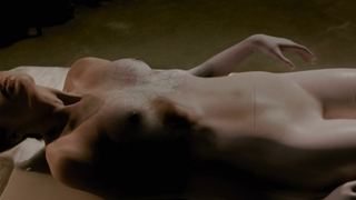 Rachel Sellan desnuda, escena erótica de Silent Hill Revelation (2012)