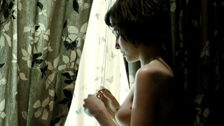 Tuppence Middleton nua, cena de sexo de Cleanskin (2012)