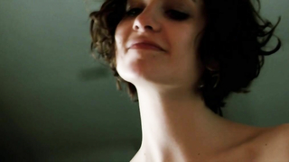 Tuppence Middleton nua, cena de sexo de Cleanskin (2012)