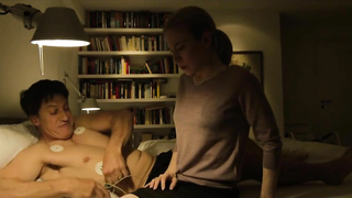 Helene Stupnicki nue, Nora von Waldstatten sexy, scène de sexe de Das ewige Leben (2015)