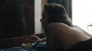 Maeve Dermody nuda, Susannah Wise nuda, scena erotica da SS-GB s01e01 (2017)