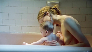 Alba Rohrwacher nuda, scena di sesso da Hungry Hearts (2014)