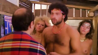 Adriana Russo sexy, Janet Agren nackt, Sexszene aus Ricchi ricchissimi praticamente in mutande (1982)