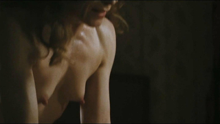 Alice Krige nue, Shannon Murphy nue, Salma Hayek sexy, scène de sexe de Lonely Hearts (2006)