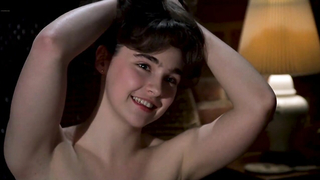 Diane Franklin nue, scène de sexe d'Amityville 2 (1982)