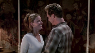 Elisabeth Shue sexy, cena de sexo de The Saint (1997)