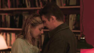 Greta Gerwig desnuda - Maggie's Plan (2015)