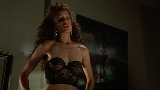 Célébrités nues »: Jennifer Beals sexy, Kasi Lemmons nue - Le Baiser du vampire (1989)