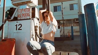 Célébrités nues » Kristen Stewart sexy - Ride 'Em On Down (2016)