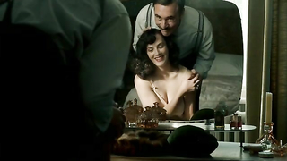 Celebrità nude » Leanne Best nuda, Jessica Brown Findlay nuda - The Outcast s01e01 (2015)