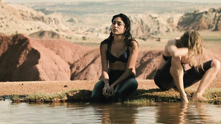 Célébrités nues » Sienna Miller sexy, Golshifteh Farahani sexy - Comme une femme (2012)