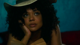 Çıplak ünlüler » Tessa Thompson seksi, Stephanie Sigman çıplak - War on Everyone (2016)