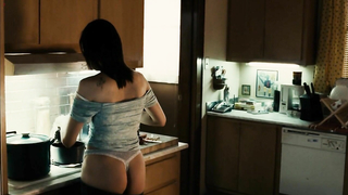 Célébrités nues » Vera Farmiga nue - Running Scared (2006)