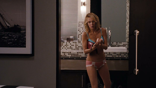 Çıplak ünlüler » Kristen Wiig seksi - Bridesmaids (2011)