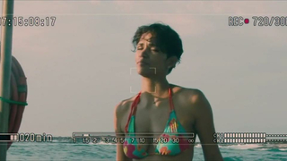 Célébrités nues » Halle Berry sexy - Dark Tide (2012)