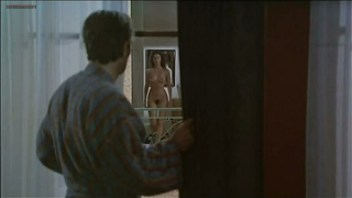 Célébrités nues » Mathilda May nue - La Passerelle (1988)