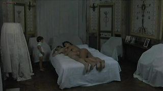 Célébrités nues » Mathilda May nue - La Passerelle (1988)