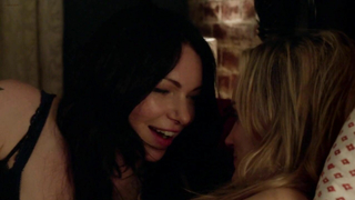 Nude celebs » Taylor Schilling nude, Laura Prepon sexy - Orange is the New Black s02e10 (2014)