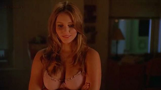 Celebridades desnudas » Julianna Guill desnuda - Road Trip-Beer Pong (2009)