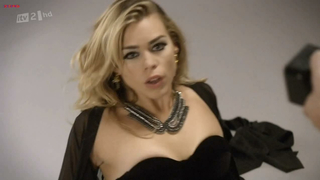 Çıplak ünlüler » Billie Piper seksi - Secret Diary Of A Call Girl s04e03 (2011)