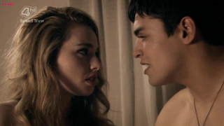 Celebridades nuas » Freya Mavor sexy - Skins s05e03 (2011)