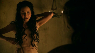 Celebridades nuas » Delaney Tabron nua - Spartacus s02e05 (2012)