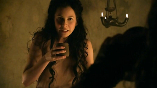 Çıplak ünlüler » Delaney Tabron çıplak - Spartacus s02e05 (2012)