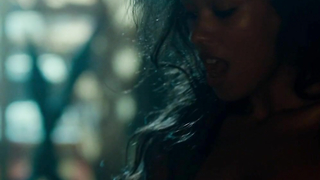 Célébrités nues » Melanie Liburd nue - Strike Back s03e01-02 (2012)