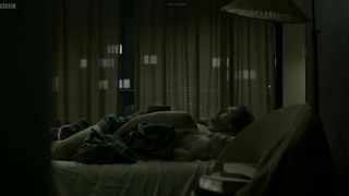 Famosas desnudas » Sofia Helin desnuda - The Bridge s01e02 (2011)