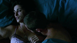 Célébrités nues » Penelope Cruz nue, Yohana Cobo sexy - Volver (2006)