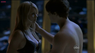 Nude celebs » Laura Vandervoort sexy - V s02e01 (2011)