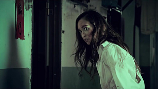 Celebridades nuas » Jessica Cambensy nua, Candy Yuen nua - Zombie Fight Club (2014)