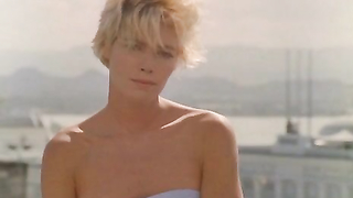 Celebridades nuas » Kelly McGillis nua - Cat Chaser (1989)