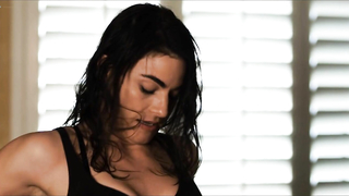 Celebridades nuas » Traci Dinwiddie nua, Necar Zadegan nu - Elena Undone (2010)