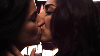 Celebridades nuas » Traci Dinwiddie nua, Necar Zadegan nu - Elena Undone (2010)