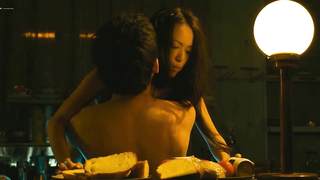 Célébrités nues » Yuki Mamiya nue, Michiho Suzuki nue - Femme mouillée dans le vent (2016)