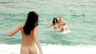 Célébrités nues » Veronica Sanchez nue, Sauce Ena nue, Bebe Rebolledo nue - Al sur de Granada (2003)