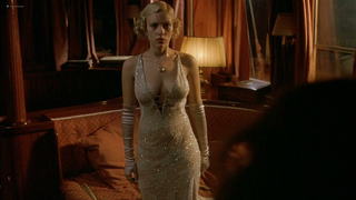 Célébrités nues » Scarlett Johansson sexy, Helen Hunt sexy - A Good Woman (2004)