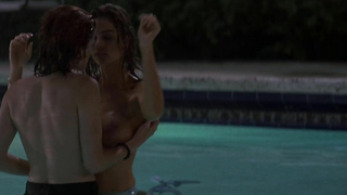 Çıplak ünlüler » Denise Richards çıplak, Neve Campbell seksi - Wild Things (1998)