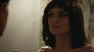 Frankie Shaw nua - cena de sexo de SMILF s01e08 (2017)