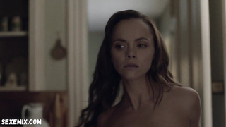 Christina Ricci sexy, scène dans Lizzie Borden Took an Axe (2014)