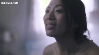 Leann Lei en topless, escena en Tales from the Loop s01e03 (2020)