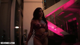 Gail Bean, Brandee Evans, Shamika Cotton sexy, escena en P-Valley s02e03 (2022)