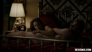 Keri Russell sexy, scena in The Americans s02e01 (2014)