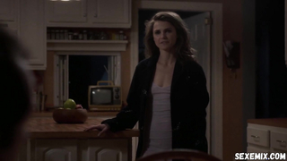 Keri Russell, Gillian Alexy sexy, scena in The Americans s02e10 (2014)