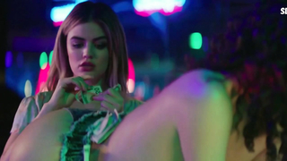 Stormi Maya A Nice Girl Like You'daki seksi sahne Bu videodaki diğer ünlü: Ariel Ash.