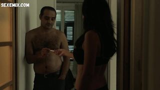 Veronique Volta seksi, Mafiosa s05e01-02 sahnesi (2014)