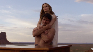 Berenice Marlohe、Jaime Ray Newman、Owee Rae セクシー、Valley of the Gods (2019) のシーン