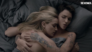 Ruby Rose, Brianne Howe sexy, scene in Batwoman s01e04 (2019)